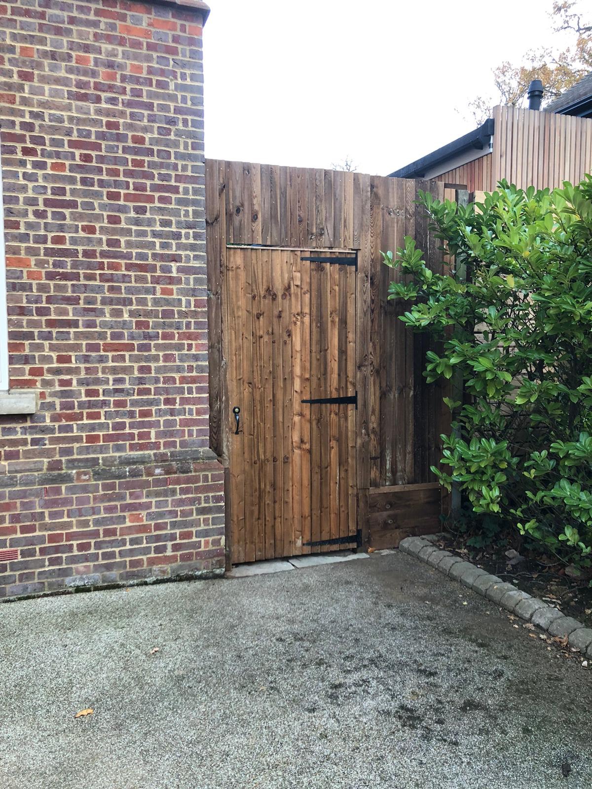 Fencing Contractors London